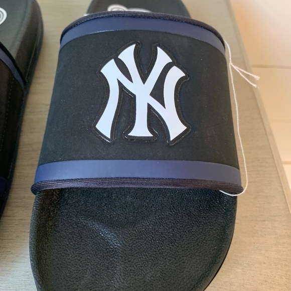Nike OffCourt New York Yankees Slides Sandals Mens Sz 8 DH7001 002 MLB Baseball - Picture 6 of 7